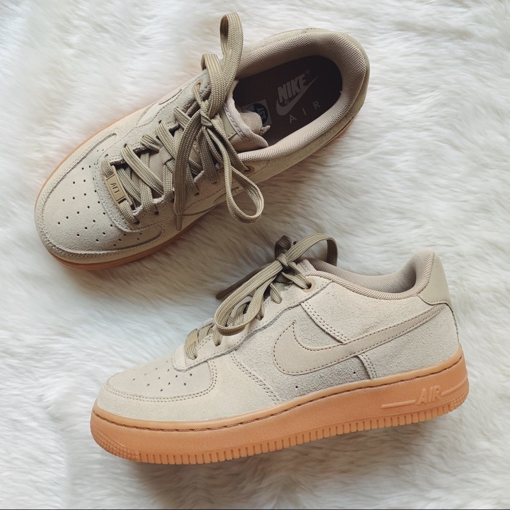Nike Mushroom Air Force 1 LV8 Sneakers - Picture 3 of 8